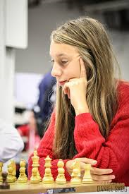 Edit har nå 4 seire, 1 remis og 2 tap i sjakk-OL 2014. I tillegg har hun en vinst på w.o. 