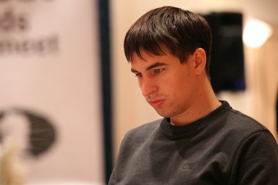 Dmitry Andreikin (23) er klar for kvartfinale mot Peter Svidler etter 2 - 0-seier i tiebreak mot Sergey Karjakin 